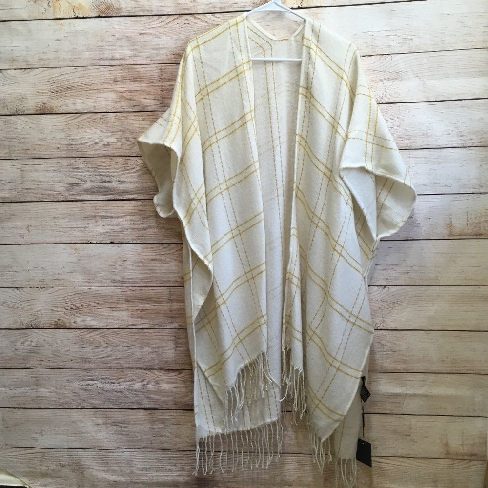 NEW WITH TAGS DO EVERYTHING IN‎ LOVE PONCHO IN CREAM AND GOLD